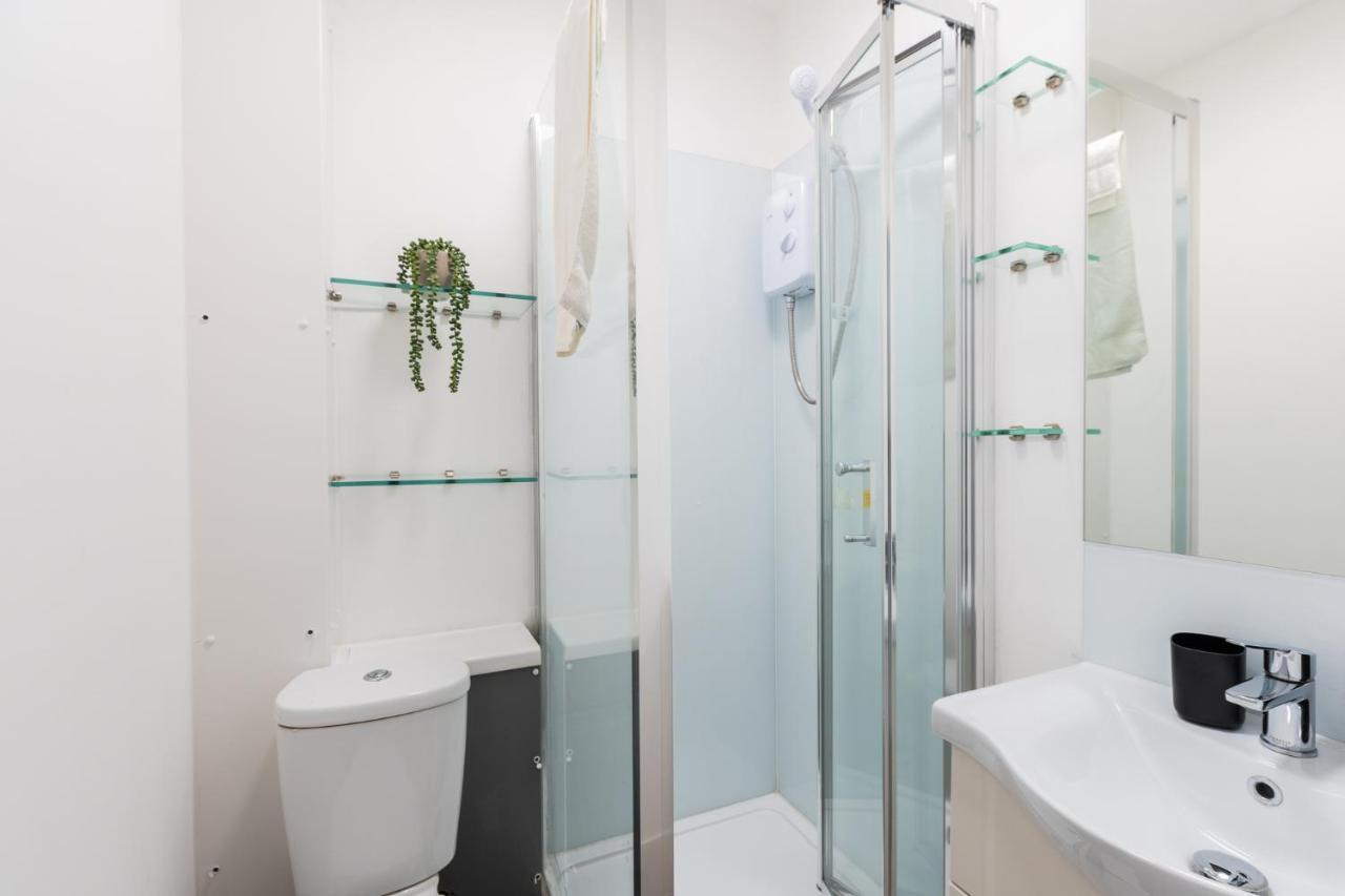 Large Studio Apartment 30 Mins To Oxford Street London Eksteriør billede